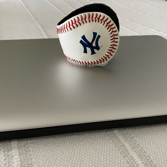 Baseball cuff bracelet - Picture 1 of 4